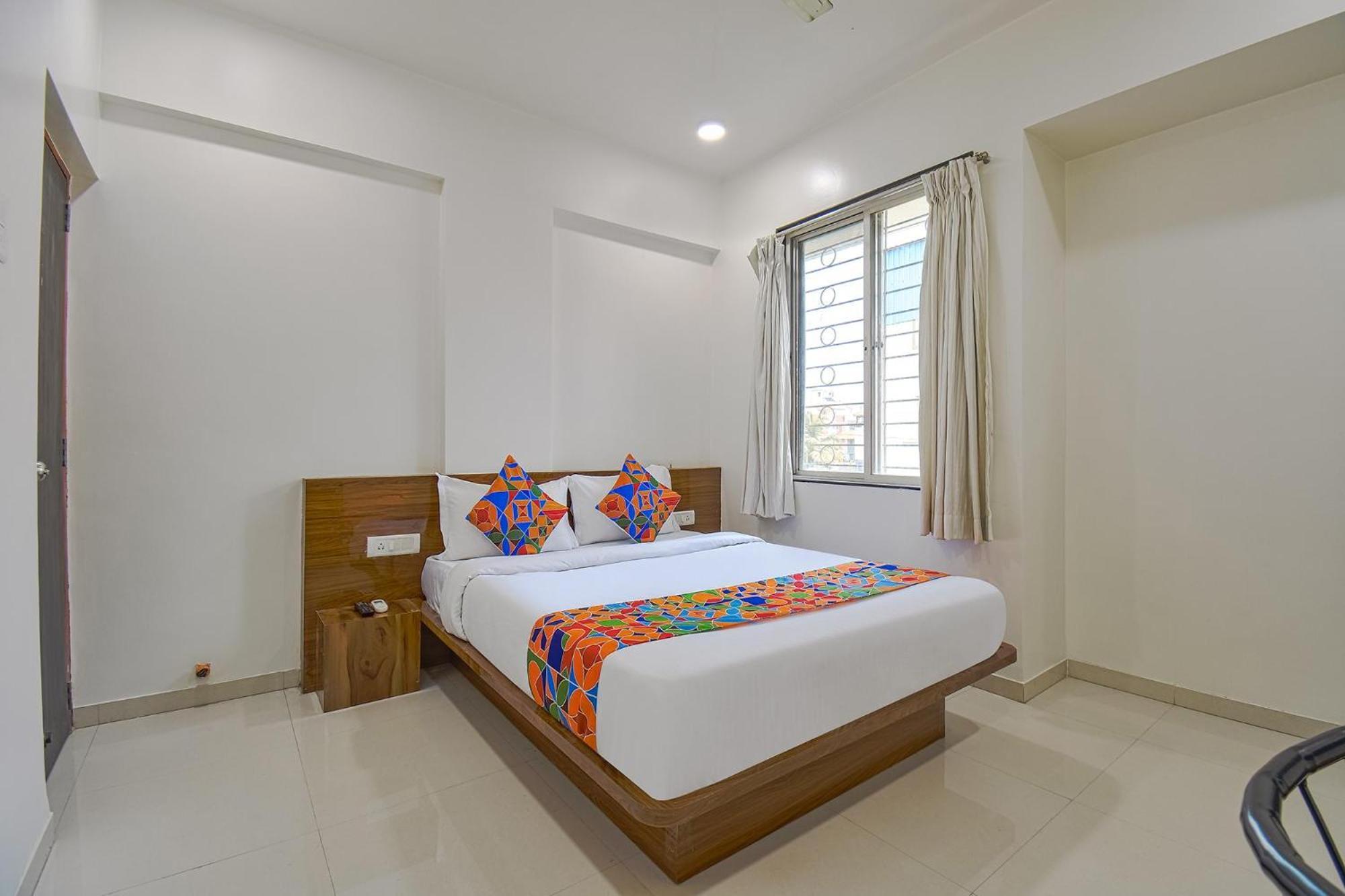 Fabhotel Skylight Studio Rooms - Nr Mcf Camp Pune Exterior foto